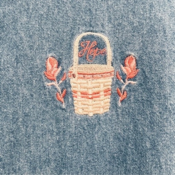 Longaberger Homestead Denim Button Up Shirt Floral Embroidery Contrast Cuff Sz M - Picture 2 of 8